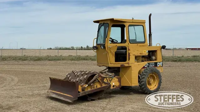 1994 CAT CP-323