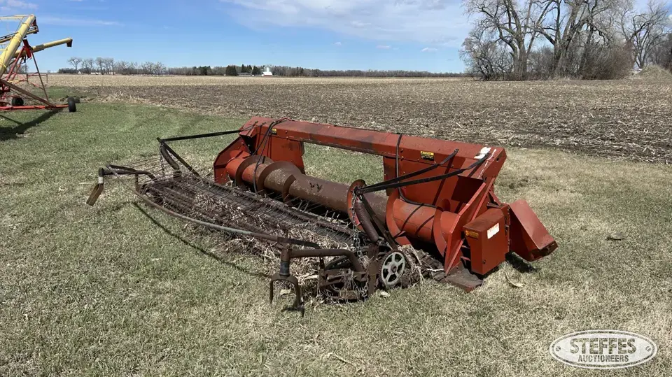 International 810 Pickup Head