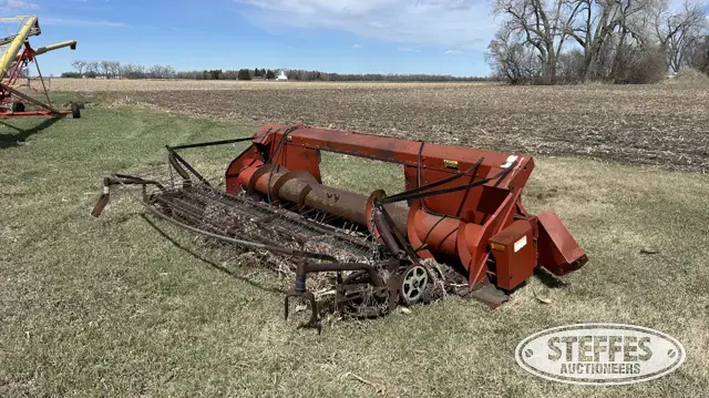 International 810