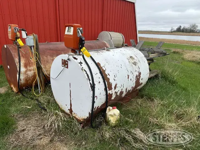 550 gal. fuel tank