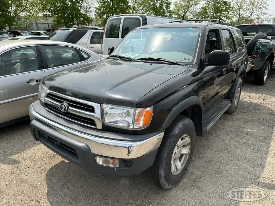 1999 Toyota 4Runner SR5 SUV