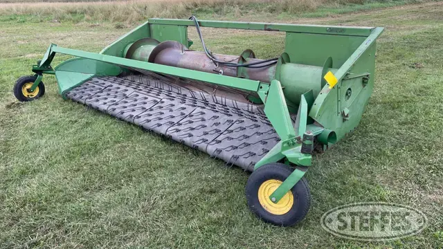 John Deere 212