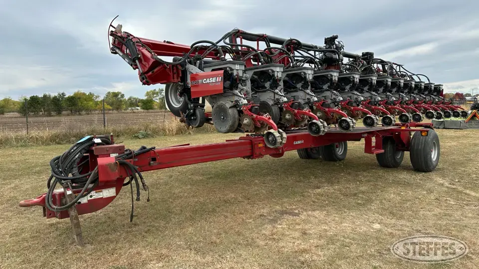 2011 Case IH 1240 Early Riser 12 or More Row Planter