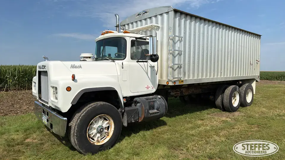 1985 Mack RD686S Grain Truck