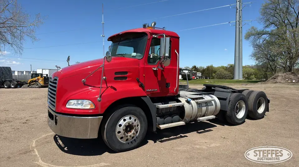 2014 Mack Pinnacle CXU613 Conventional Truck without Sleeper