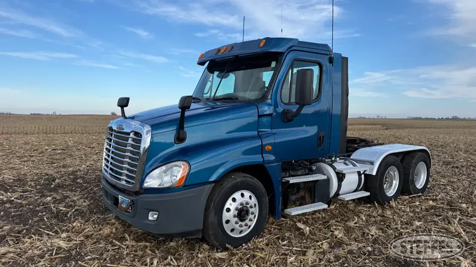 2013 Freightliner Cascadia 125 Conventional Truck without Sleeper