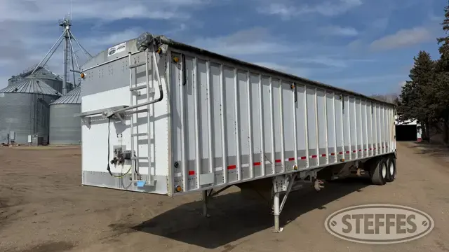 2006 Cornhusker 800 Ultra-Lite