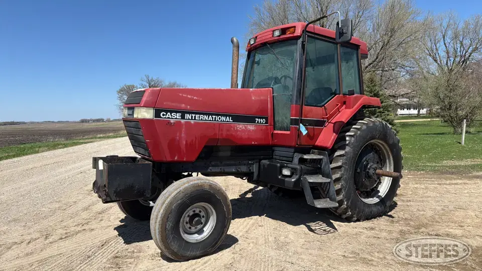 1990 Case IH 7110 2WD Tractor