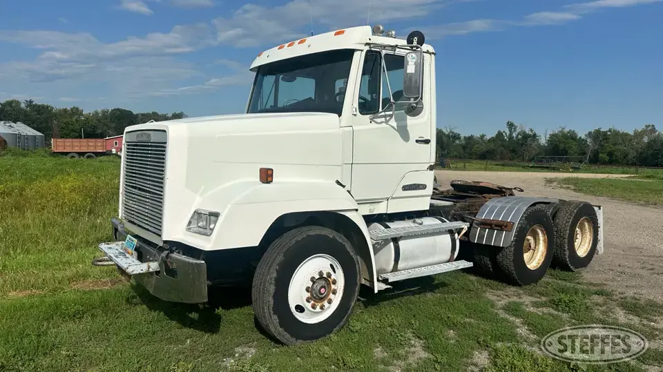 1989 Freightliner FLC112 Conventional Truck without Sleeper