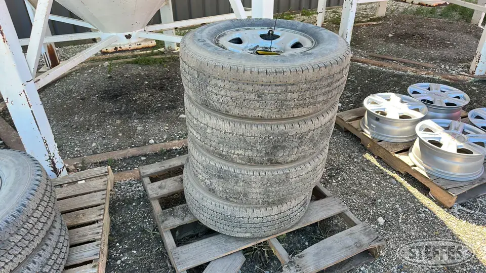 (4) Firestone 245/75R16 tires Passenger-Light Truck Tire