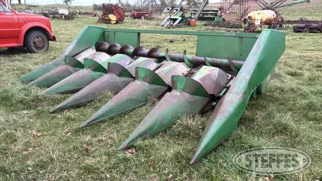 John Deere 643