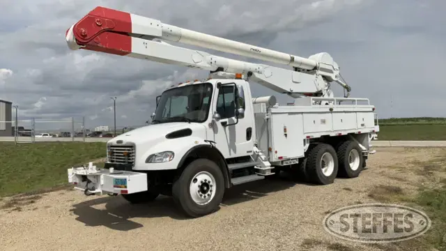 2007 Freightliner MM106064S
