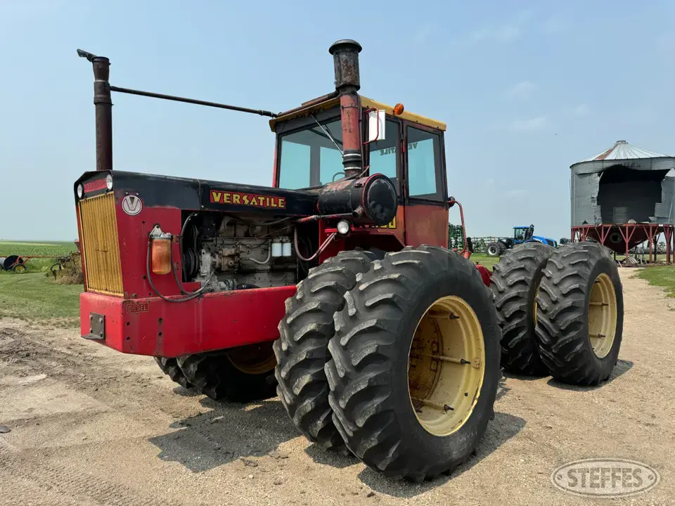 Versatile 850 4WD Tractor