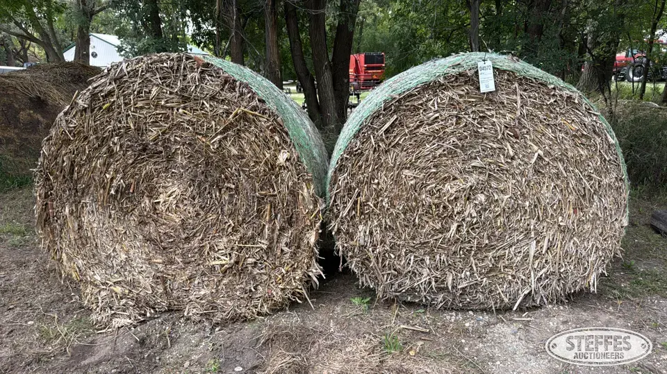 (9) Round bales Forage
