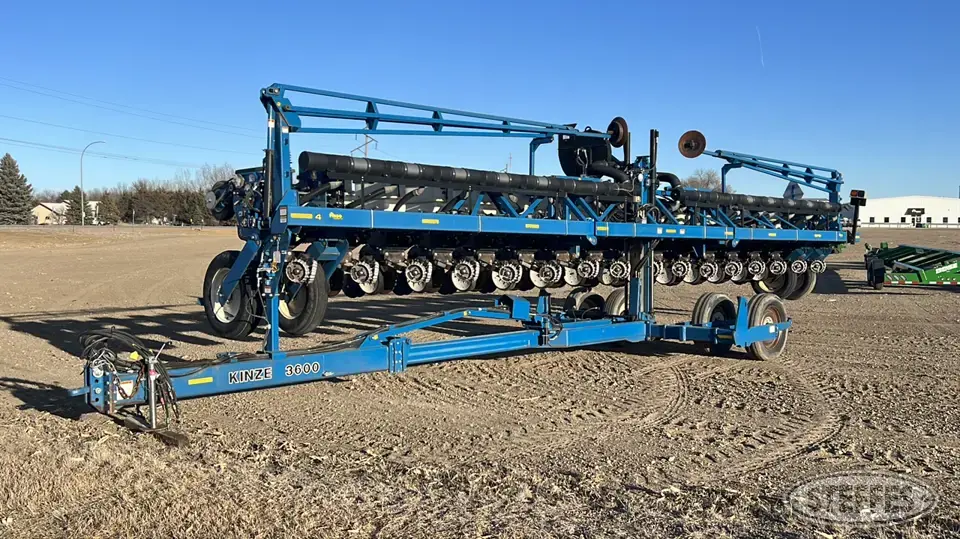 2009 Kinze 3600 12 or More Row Planter