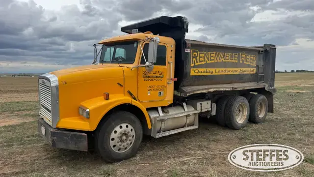 1999 Freightliner FLD112SD