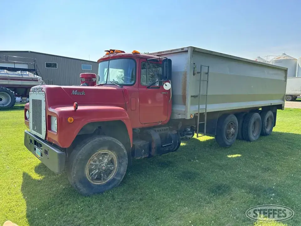 1979 Mack Tri-Axle Boxed Truck