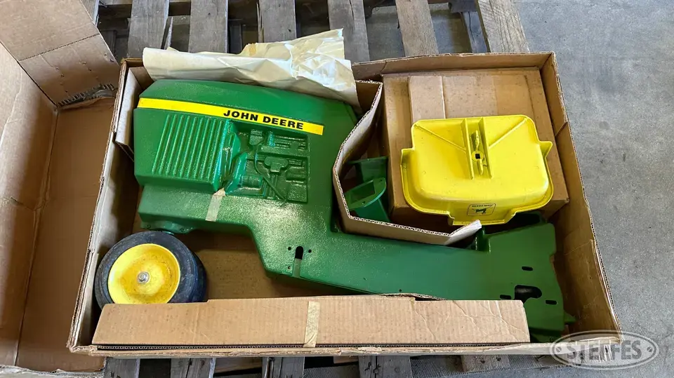 John Deere 30 Series Personal Property