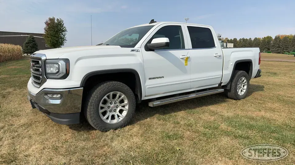 2017 GMC 1500 SLE Half Ton Pickup