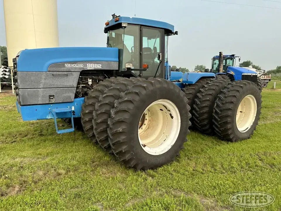 1997 New Holland Versatile 9882 4WD Tractor