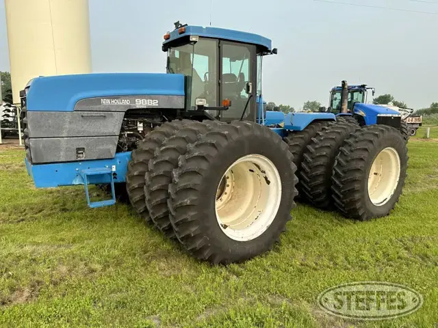 1997 New Holland Versatile 9882