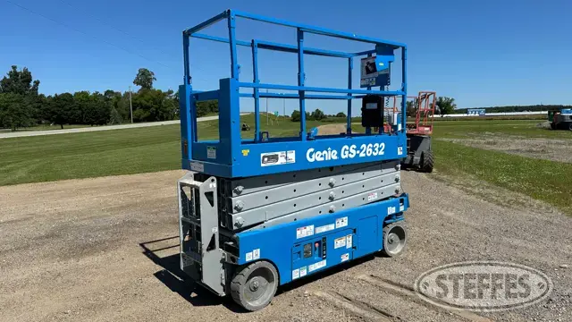 2012 Genie 2632