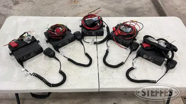 (5) Motorola UHF business band radios
