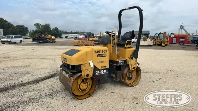 2009 CAT CB-224E
