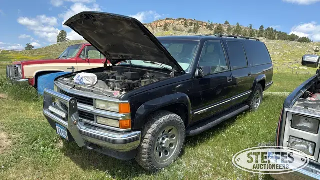 1999 Chevrolet Suburban 1500 LT