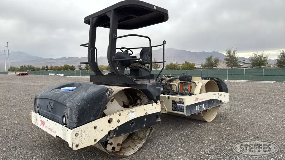 2006 Ingersoll Rand DD-118HF Self-Propelled Tandem Compactor