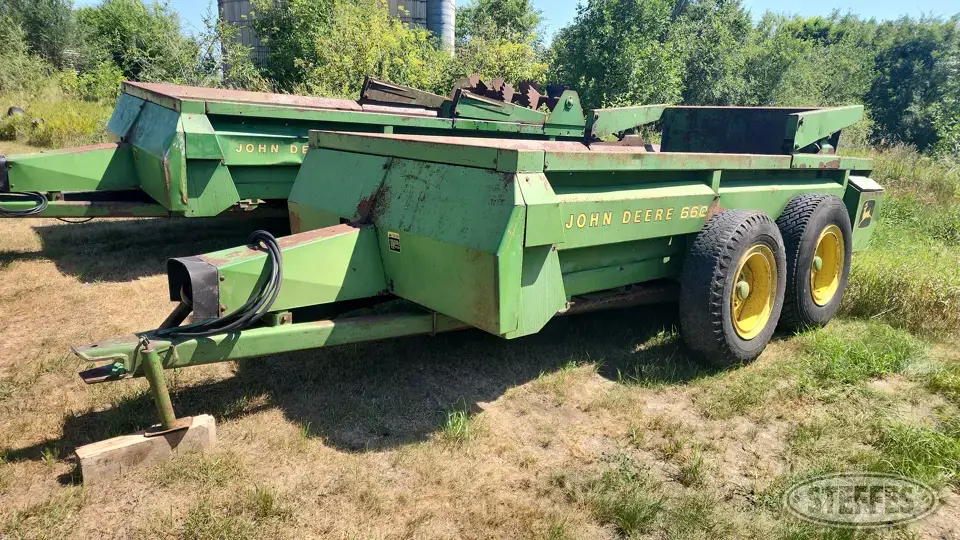 John Deere 660 Manure Application Equipment