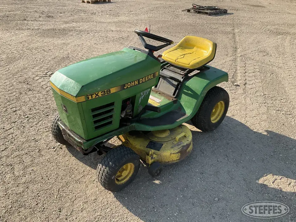 John Deere STX38 Lawn Tractor