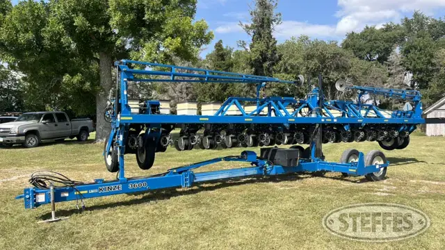 2005 Kinze 3600