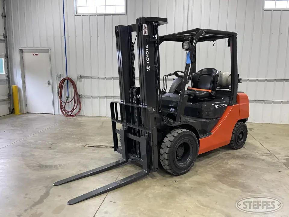 2017 Toyota 8FGU25 Warehouse Forklift