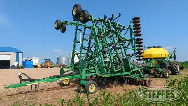 John Deere 1820