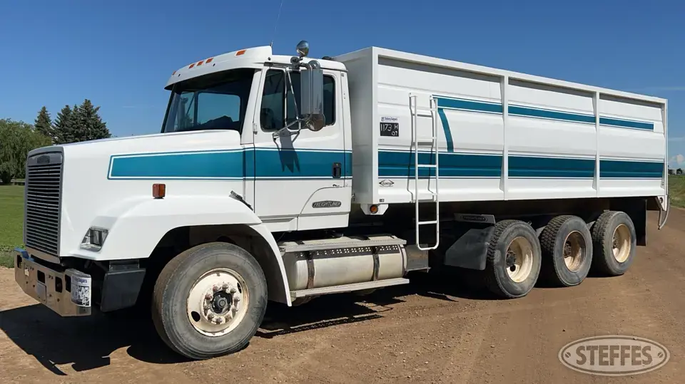 1995 Freightliner FLC112 Tri-Axle Boxed Truck