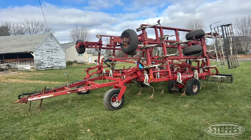 Wil-Rich Quad X Field Cultivator