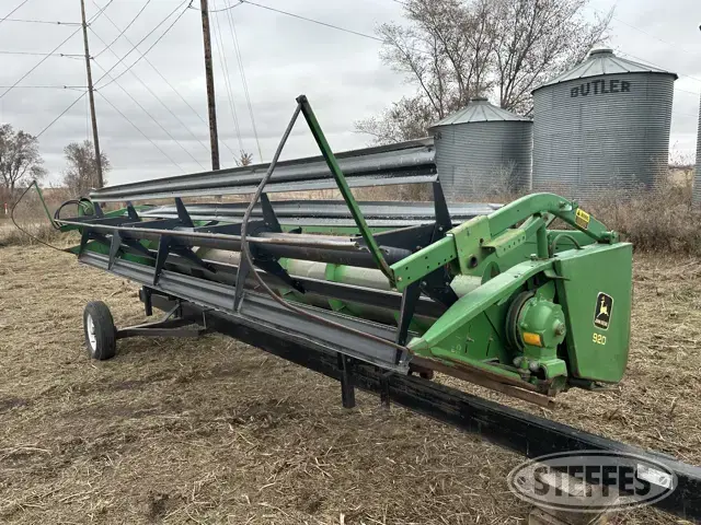 1989 John Deere 920