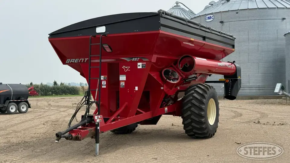 2011 Brent 882 Grain Cart