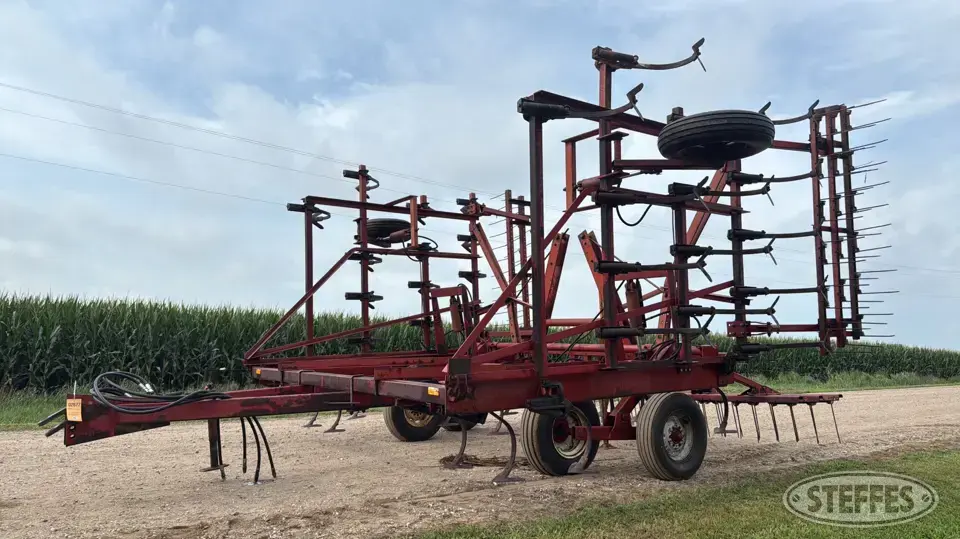 International 4500 Field Cultivator