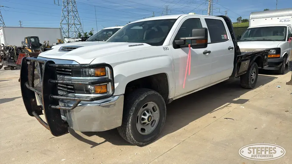 2017 Chevrolet Silverado 2500HD Flatbed Truck