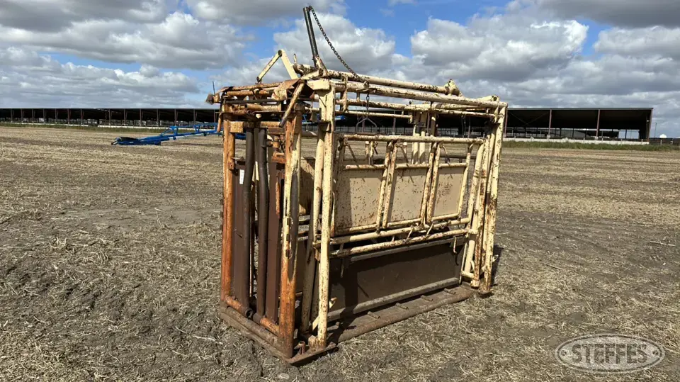 For-Most Squeeze Chute
