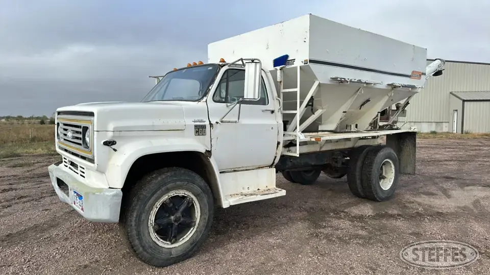 1979 Chevrolet C60 Custom Deluxe Seed Tender Truck