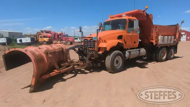 2004 Mack CV713 Granite