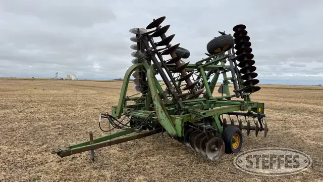 John Deere 235