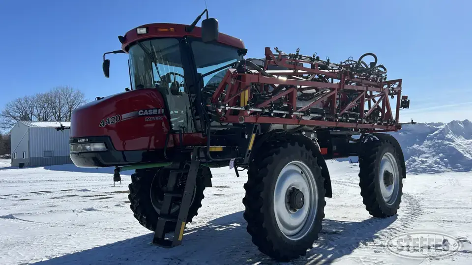2009 Case IH Patriot 4420 Self-Propelled Sprayer