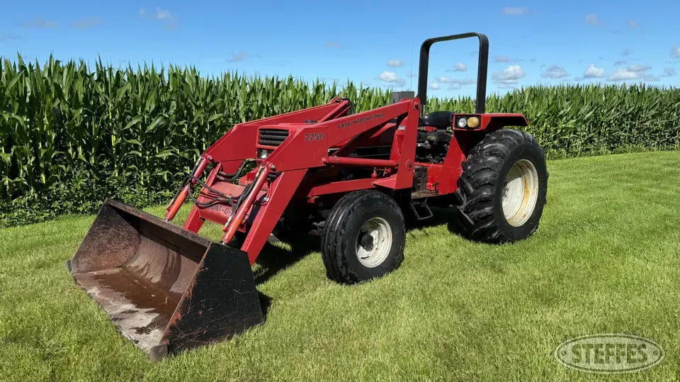 1987 Case IH 685 2WD Tractor
