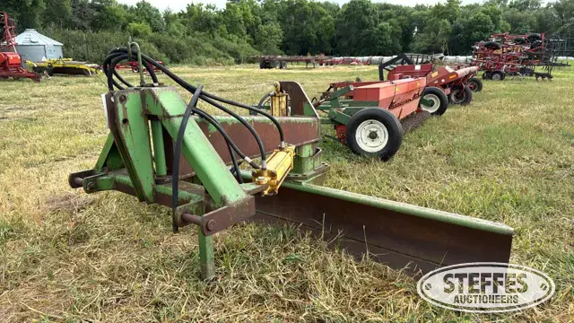 John Deere 155 blade