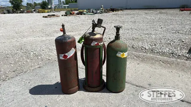 (3) Mini gas cylinders
