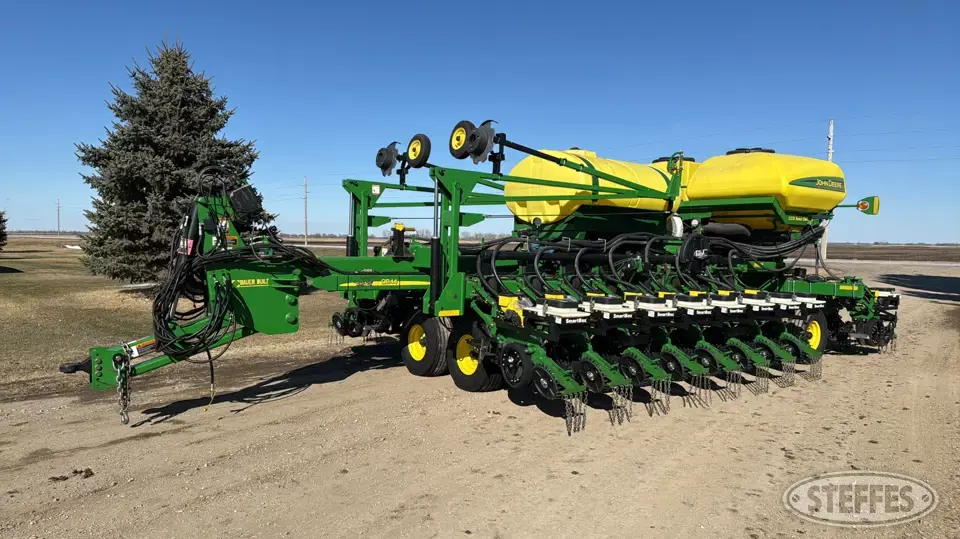 2011 John Deere DB44 12 or More Row Planter